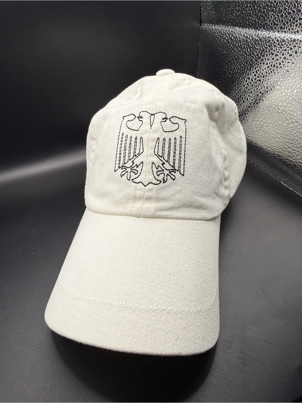 Kanye West VULTURES Korea Exclusive baseball Hat (White)